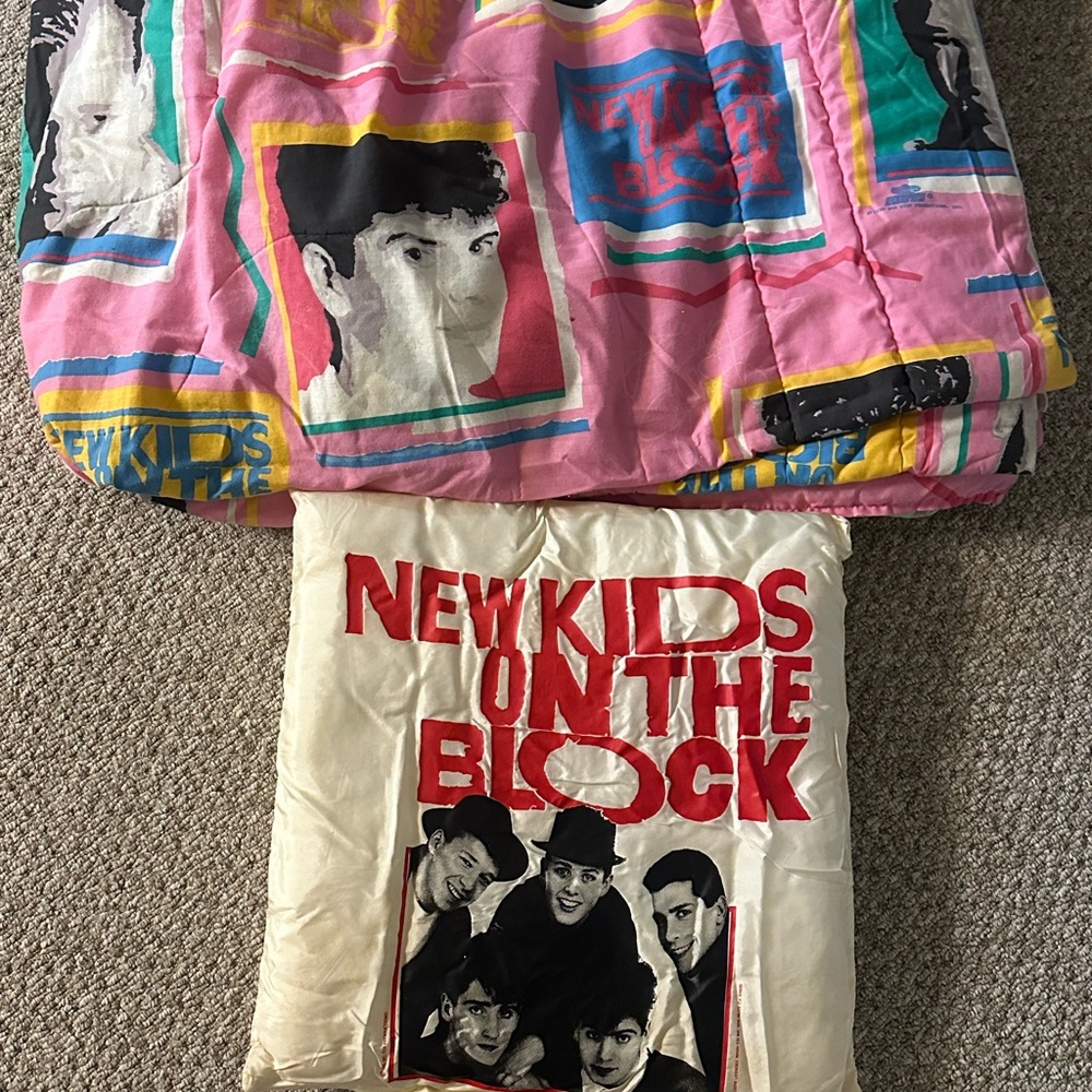 NKOTB New Kids on the Block Pink and Cream Bedding Set Blanket & Pillow